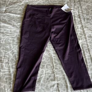 NWT ZYIA Wine Hi-Rise Capri Leggings 16-18